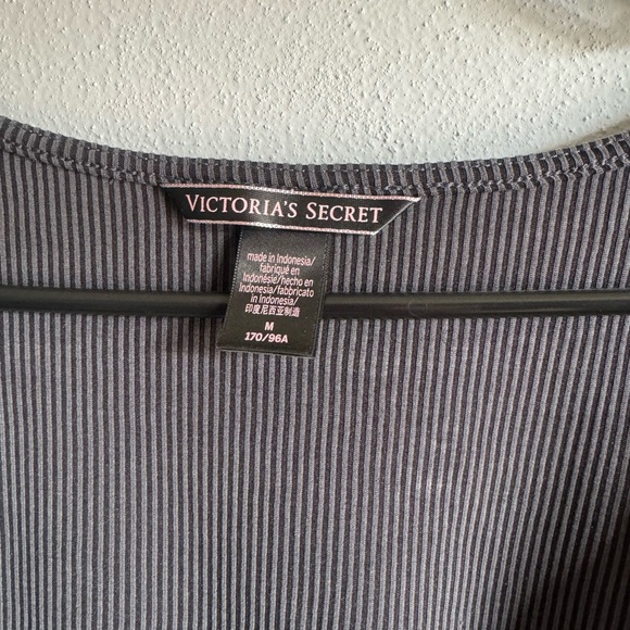 Victoria Secret Blue crop shirt .Size medium - Picture 4 of 4